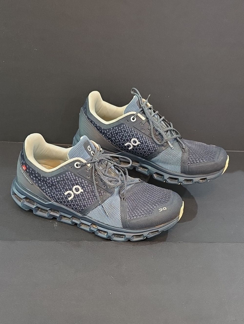On Running CloudStratus Women's Athletic Shoes - Navy Blue Size 9.5